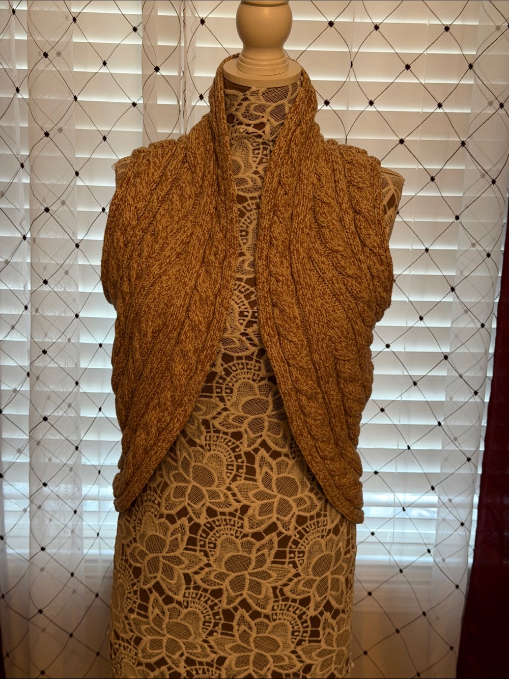 Cable Knit Open-Front Sleeveless Sweater Vest - Mustard (155)